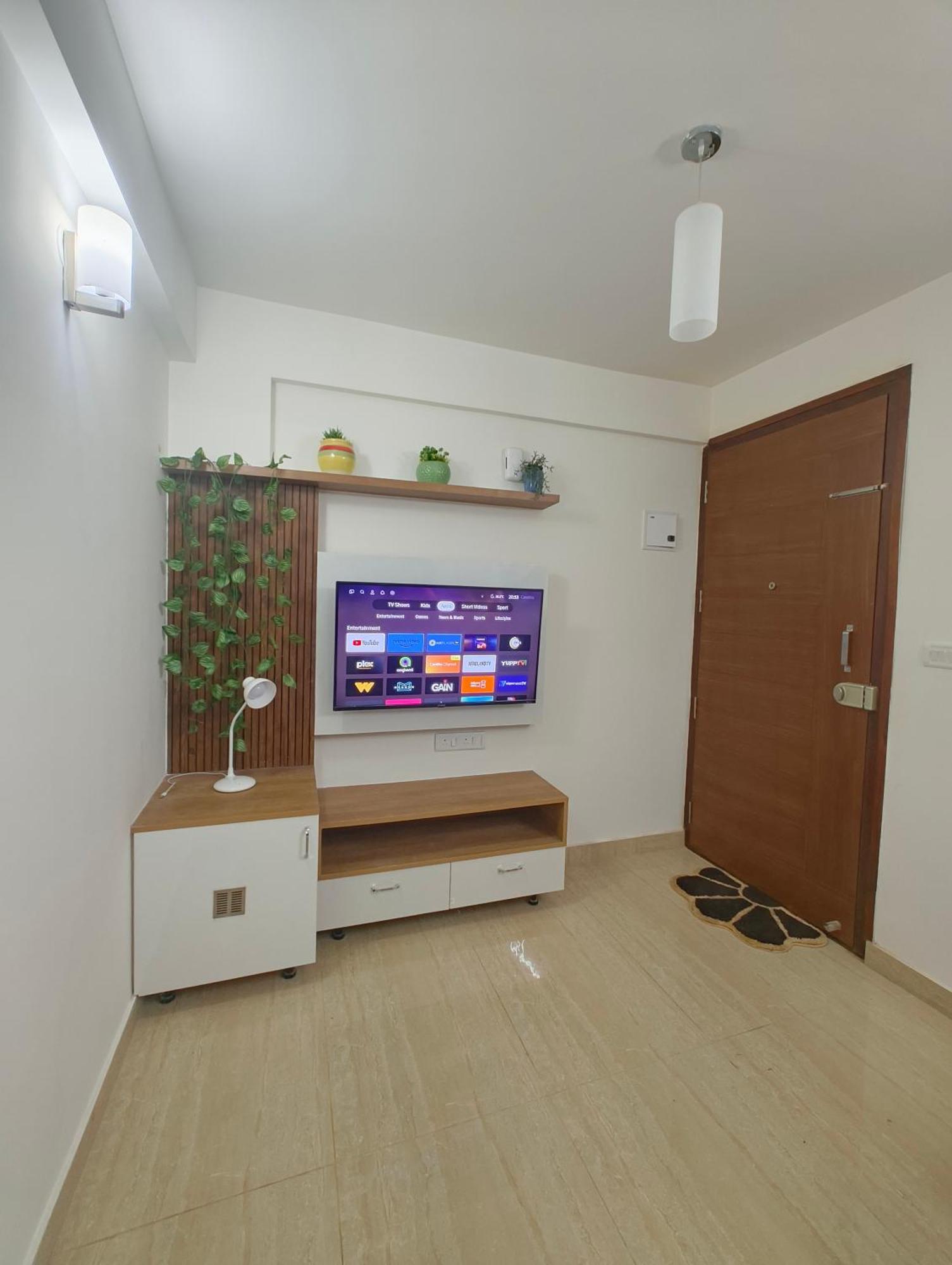 M's Cozy Unwind - Lily Apartment
