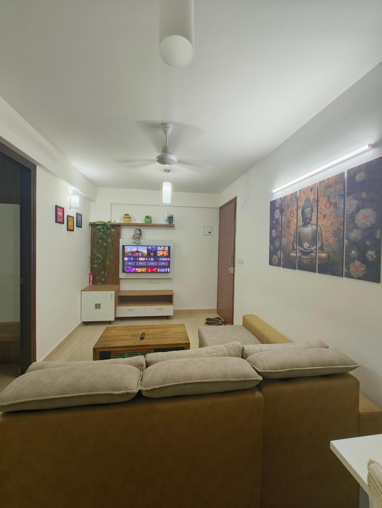 M's Cozy Unwind - Lily Bangalore